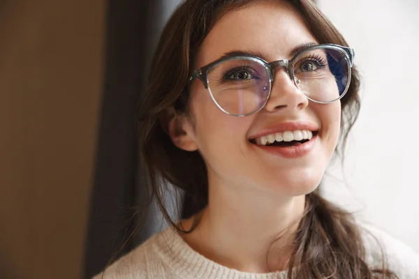 Image Young Beautiful Caucasian Woman Wearing Eyeglasses Smiling While Resting — Stock Photo, Image