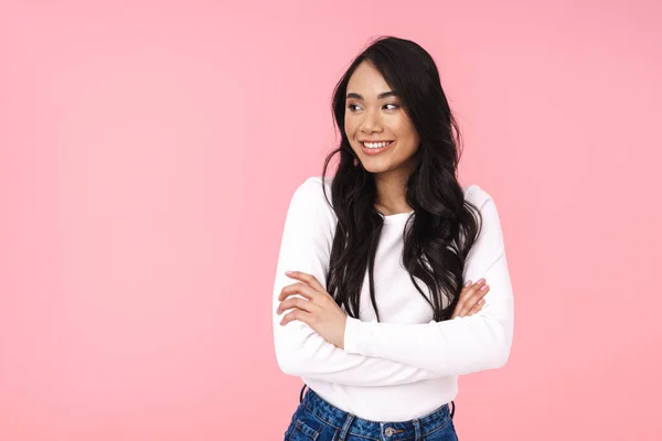 Imagem Jovem Morena Mulher Asiática Roupas Casuais Com Braços Cruzados — Fotografia de Stock