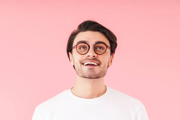 Imagem Homem Bonito Alegre Vestindo Óculos Sorrindo Olhando Para Cima — Fotografia de Stock