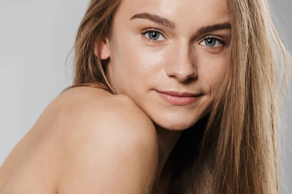 Skönhet Porträtt Vackra Unga Blonda Halvnaken Kvinna Med Bundet Hår — Stockfoto