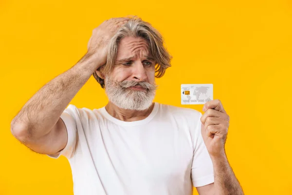 Bild Eines Verwirrten Älteren Grauhaarigen Mannes Mit Bart Der Isoliert — Stockfoto