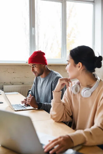 Image Young Concentrated Multiracial Colleagues Indoors Work Office Laptop Computers — Stock Photo, Image