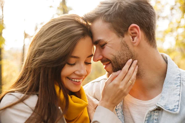 Image Attractive Young Caucasian Couple Smiling Walking Autumn Park Together — Stock Photo, Image