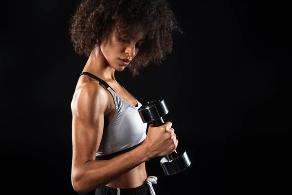 Immagine Una Forte Sportiva Afroamericana Che Esercizio Con Manubri Isolati — Foto Stock