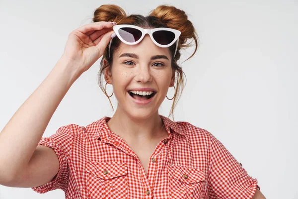 Heerlijk Vrolijke Jonge Tiener Meisje Dragen Zomer Kleding Geïsoleerd Grijze — Stockfoto