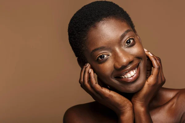 Retrato Beleza Atraente Jovem Mulher Africana Semi Nua Com Cabelo — Fotografia de Stock