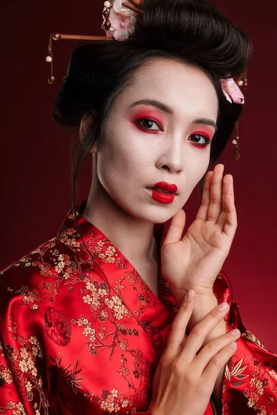 Imagen Atractiva Mujer Geisha Asiática Kimono Tradicional Japonés Aislado Sobre — Foto de Stock