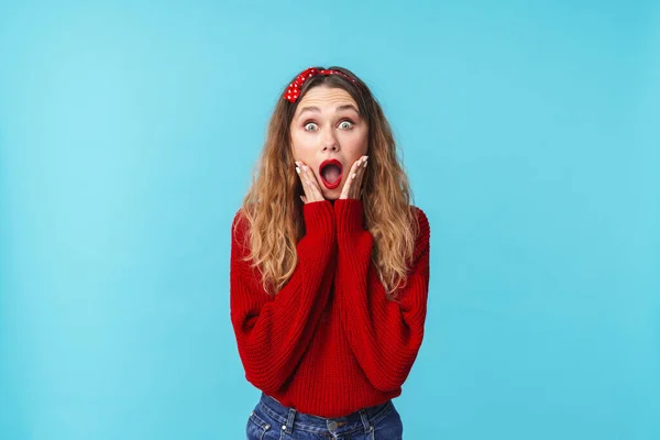 Image Shocked Young Woman Posing Isolated Blue Wall Background — Stock Photo, Image