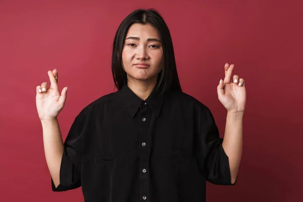 Immagine Una Giovane Donna Asiatica Triste Scontenta Posa Isolata Sfondo — Foto Stock