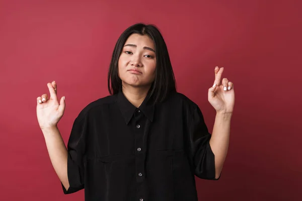 Afbeelding Van Een Aziatische Trieste Ontevreden Jonge Vrouw Poseren Geïsoleerd — Stockfoto