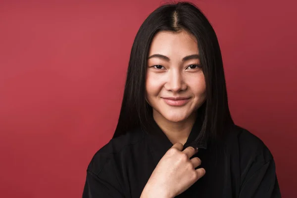 Primo Piano Una Bella Sorridente Giovane Donna Asiatica Che Indossa — Foto Stock