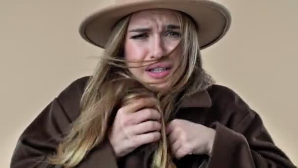 Close View Displeased Young Woman Wearing Hat Coat Feeling Cold — Stock Video