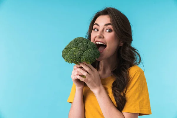 Imagen Optimista Joven Hermosa Mujer Positiva Posando Aislado Sobre Fondo — Foto de Stock