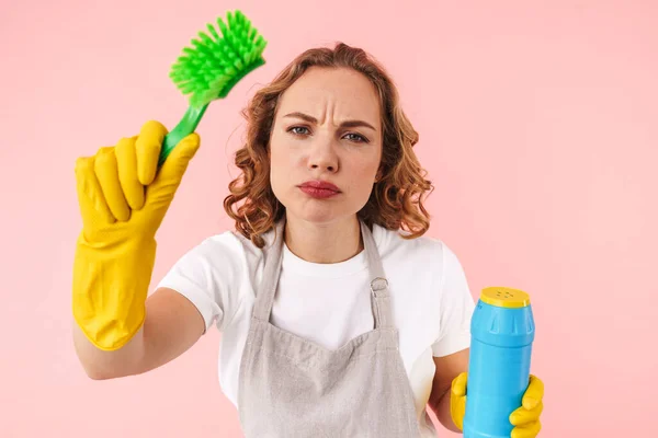 Imagem Mulher Concentrada Grave Dona Casa Isolada Sobre Fundo Parede — Fotografia de Stock