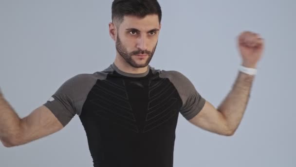 Attraktiv Ung Atletisk Man Sportkläder Gör Cirkel Motion Flytta Sina — Stockvideo