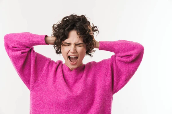 Afbeelding Van Geïrriteerde Brunette Vrouw Schreeuwen Grijpen Haar Hoofd Geïsoleerd — Stockfoto