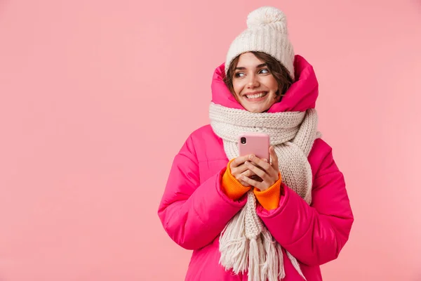 Portret Van Een Mooie Gelukkige Vrouw Warme Kleren Glimlachen Met — Stockfoto