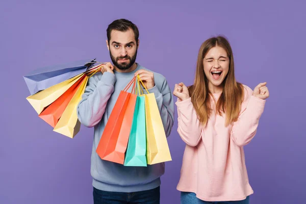 Bild Eines Positiven Mädchens Der Nähe Unzufriedener Freund Isoliert Über — Stockfoto