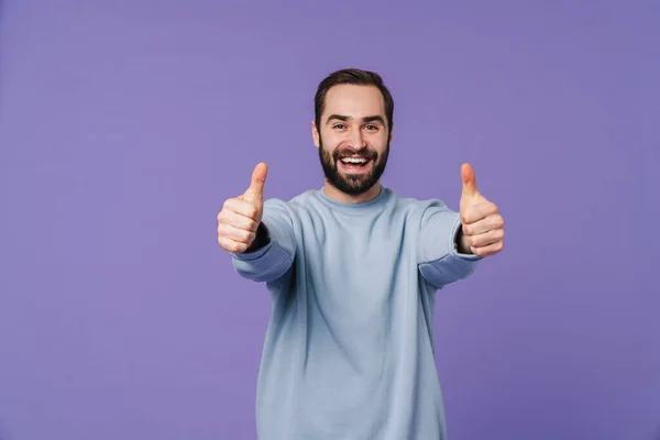 Imagem Jovem Alegre Bonito Feliz Isolado Sobre Fundo Parede Roxo — Fotografia de Stock