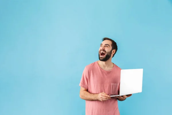 Portret Van Een Jonge Vrolijk Opgewonden Man Met Een Baard — Stockfoto