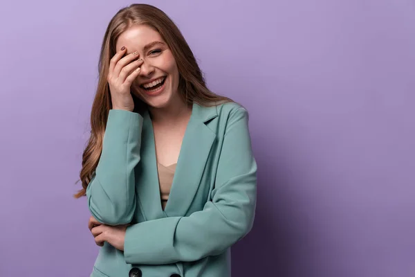 Image Cheery Optimistic Woman Laughing Posing Indoors Isolated Purple Wall — Stock Photo, Image