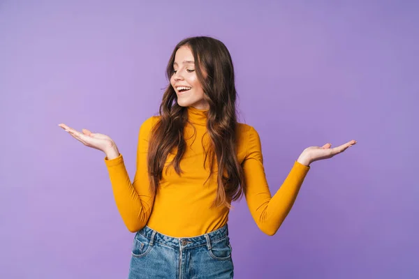 Imagen Una Joven Hermosa Mujer Con Pelo Largo Castaño Sonriendo —  Fotos de Stock