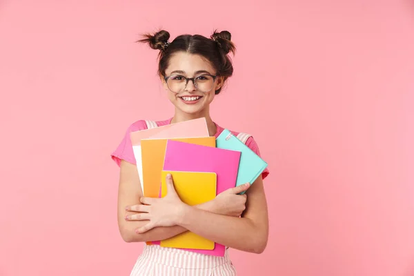 Joyeux Adolescent Fille Debout Isolé Sur Fond Rose Portant Des — Photo