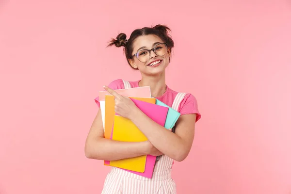 Gelukkig Tiener Meisje Staan Geïsoleerd Roze Achtergrond Het Dragen Van — Stockfoto