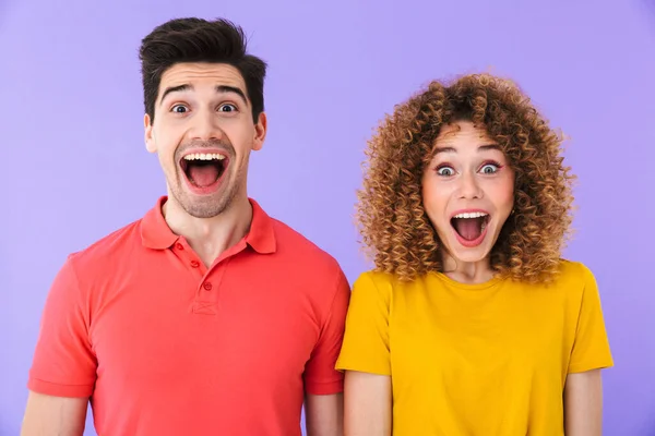 Portrait Excited Caucasian People Man Woman Basic Clothing Screaming Together — Stock Photo, Image