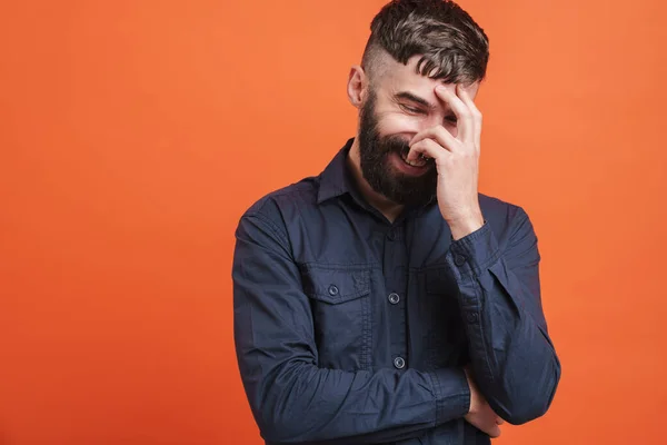 Imagem Close Homem Feliz Com Jóias Nariz Vestindo Camisa Preta — Fotografia de Stock