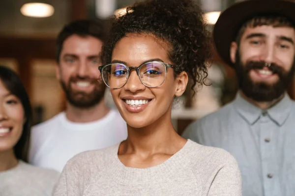 Image Multiethnic Young Female Male Business Workers Standing Together Office — Stock Photo, Image