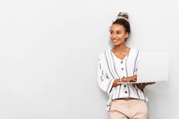 Immagine Sorridente Felice Positivo Giovane Donna Affari Africana Con Dreads — Foto Stock