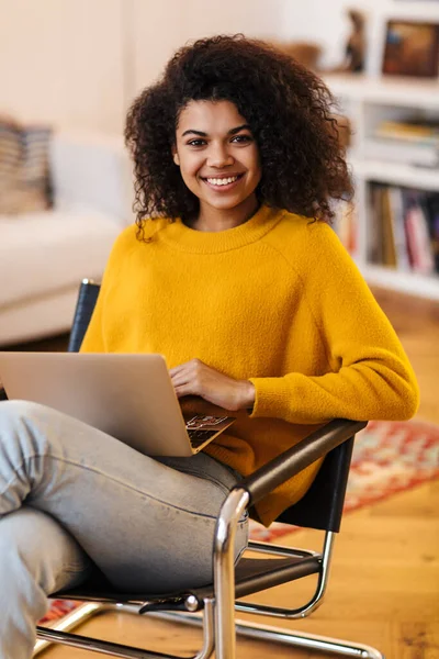 Image Cheerful African American Woman Using Laptop While Sitting Chair — Stock Photo, Image