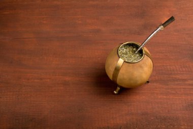 Çay mate sukabağı tablo içinde