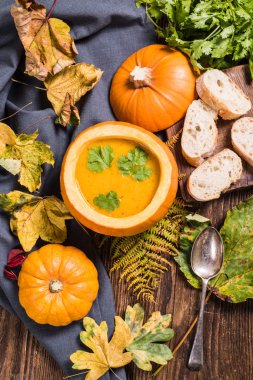 Ev yapımı balkabağı çorbası