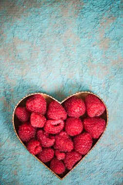 Ahududu kalp şekli sembol