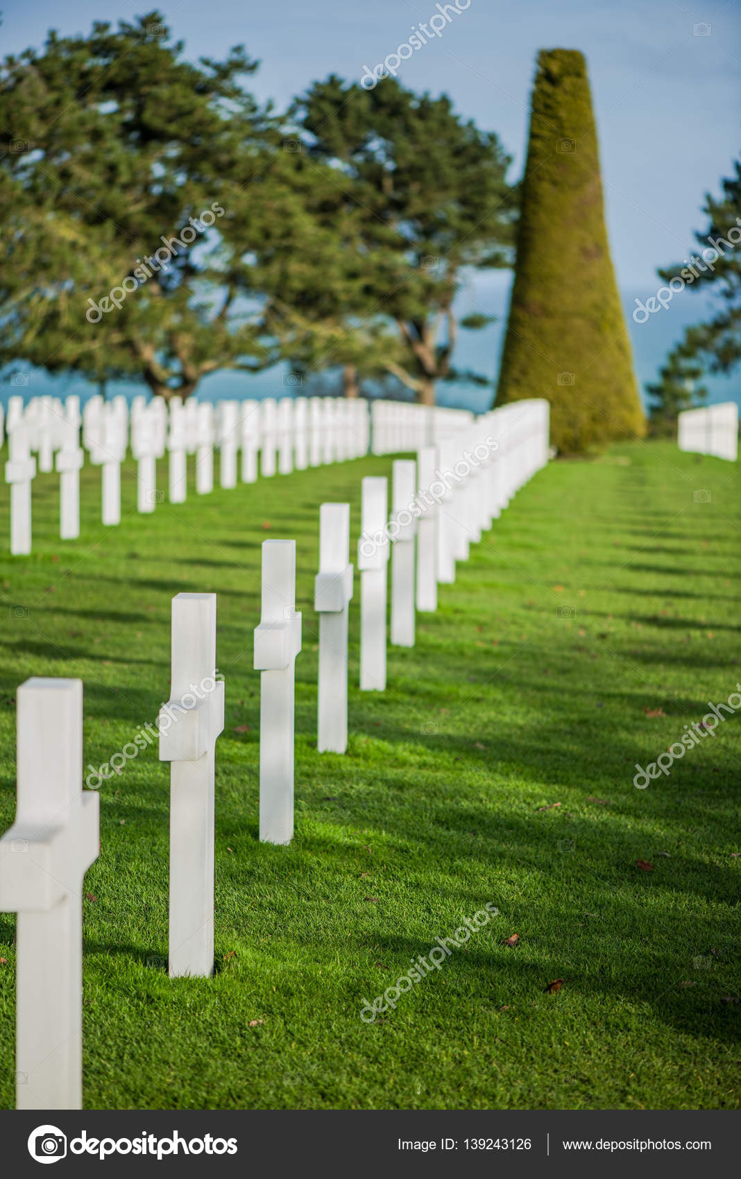 Blanc Traverse Dans Le Cimetière Américain Omaha Beach