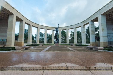 Amerikan Mezarlığı'nda düşmüş asker, Fransa Normandy Anıtı