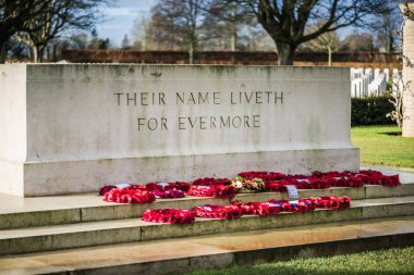 Normandy, Fransa için İngiliz savaş mezarlığındaki mezar taşları