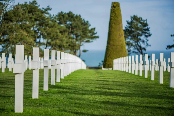 Cruces blancas en American Cemetery, Omaha Beach, Normandía, Franc —  Fotos de Stock