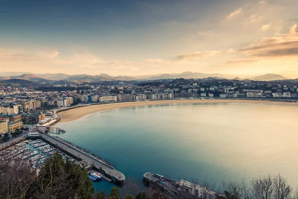 Tonda ve filtre uygulanmış San Sebastian panorama
