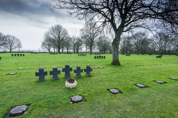 Cementerio Militar Alemán en La Cambe, Normandía, Francia . — Foto de Stock