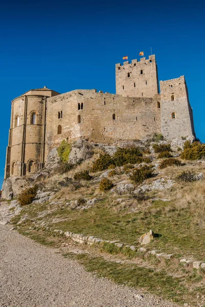 Antiguo castillo medieval de Loarre caballero en España —  Fotos de Stock