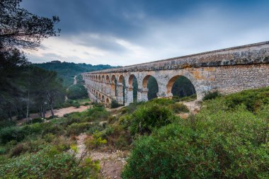 Roma Ponte del Diable tarragona, İspanya gün batımında