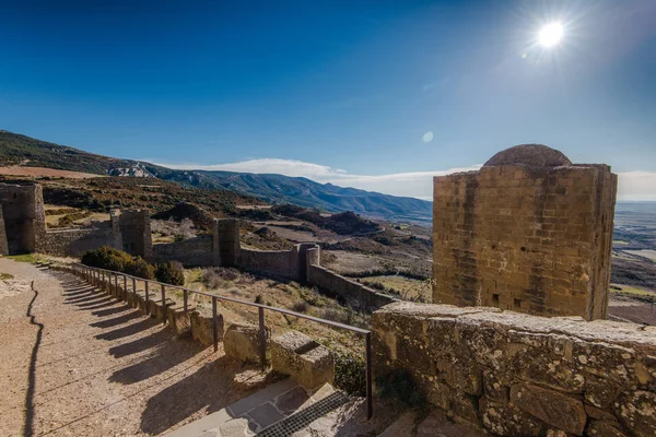 Nézd az ősi középkori Loarre knight's Castle, Spanyolország — Stock Fotó