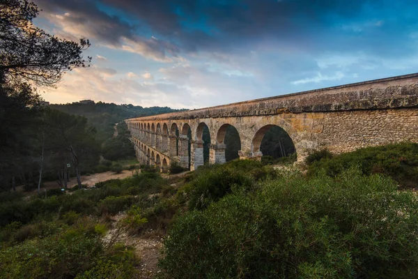 Aqueducte 罗马桥在塔拉戈纳 西班牙 魔鬼桥或 Les 继续大举渡槽 Del — 图库照片
