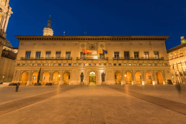 Plaza del Pilar kaupungissa: Zaragoza, Espanja — kuvapankkivalokuva