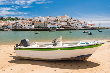 Ferragudo balıkçı köyü Algarve, Portekiz