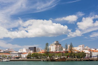 Portimao liman ve manzarası cityscape, Portekiz.