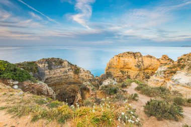 Ponta da Piedade, Algarve, Portekiz 'de güzel bir gün doğumu